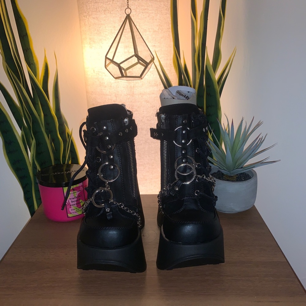 Brand new rave platform boots from LASR